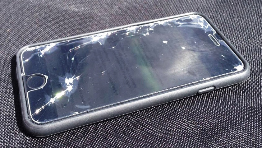 iPhone 6 screen looking shattered