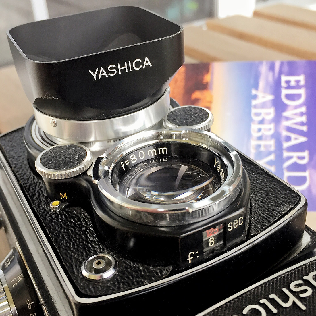 Yashica-Mat controls and hood