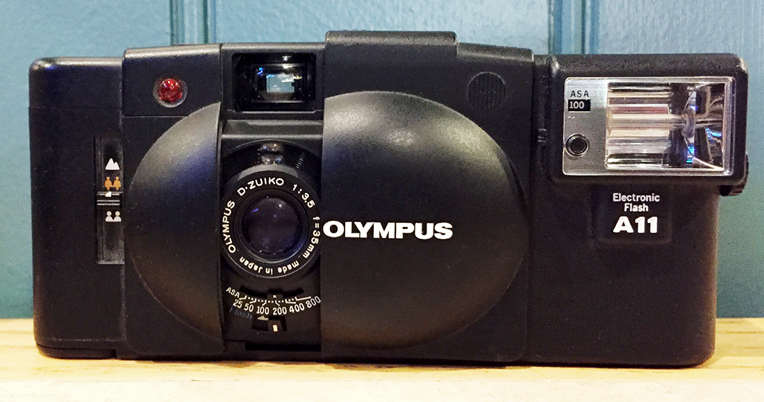 Olympus XA2 + A11 flash